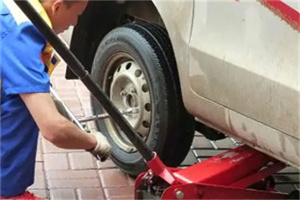 翠峦附近拖车24小时服务热线电话