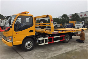 翠峦哪里有拖车服务