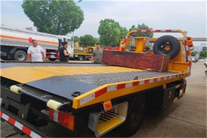 翠峦附近拖车电话号码服务